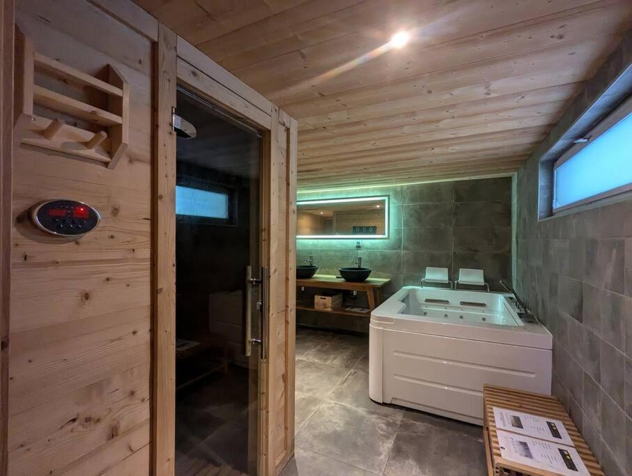 Chalet Des Belles Roches, 14 Pers, Garden, Sauna Ла-Бресс Екстер'єр фото